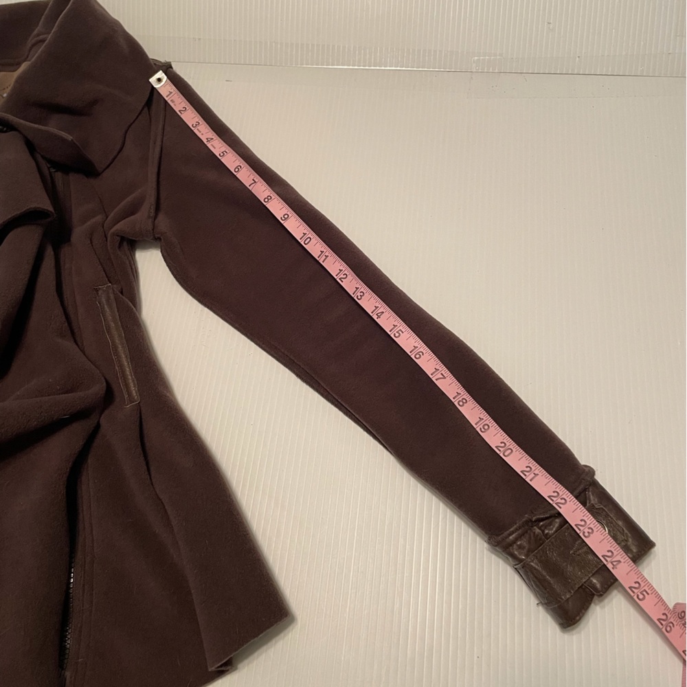 COPY - Jacket - Picture 8 of 9